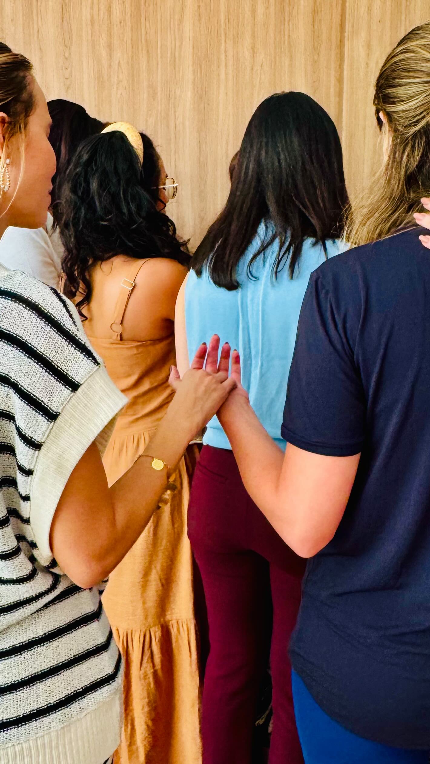 Mulheres, procurem as suas comunidades! Como é incrível estar cercada de mulheres inspiradoras movidas pelo Espírito Santo! Obrigada Jesus!!! ❤️✨